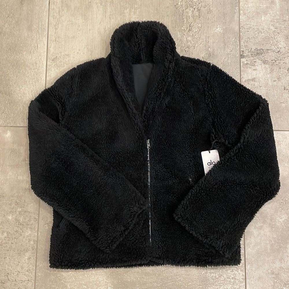 NWT Alo Yoga Cozy Up Jacket, size Medium